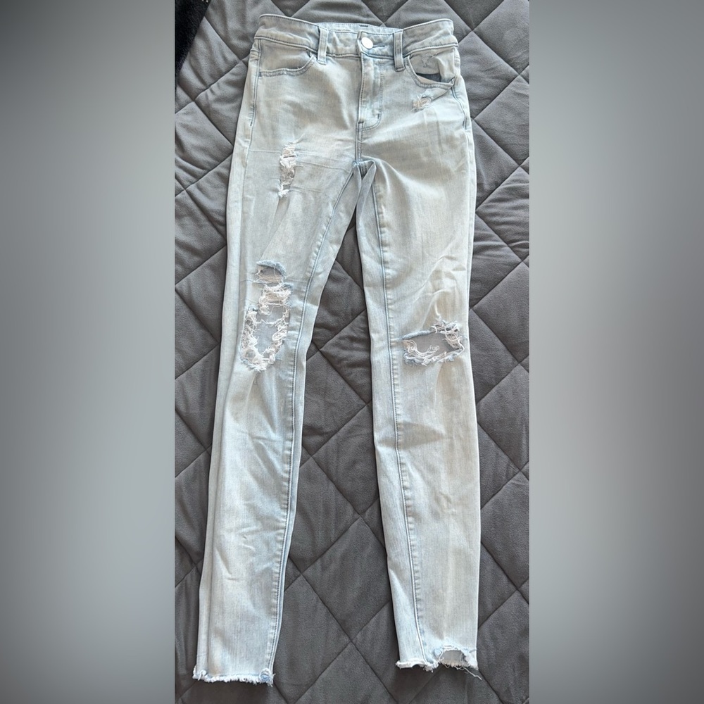 American Eagle ripped skinny jean